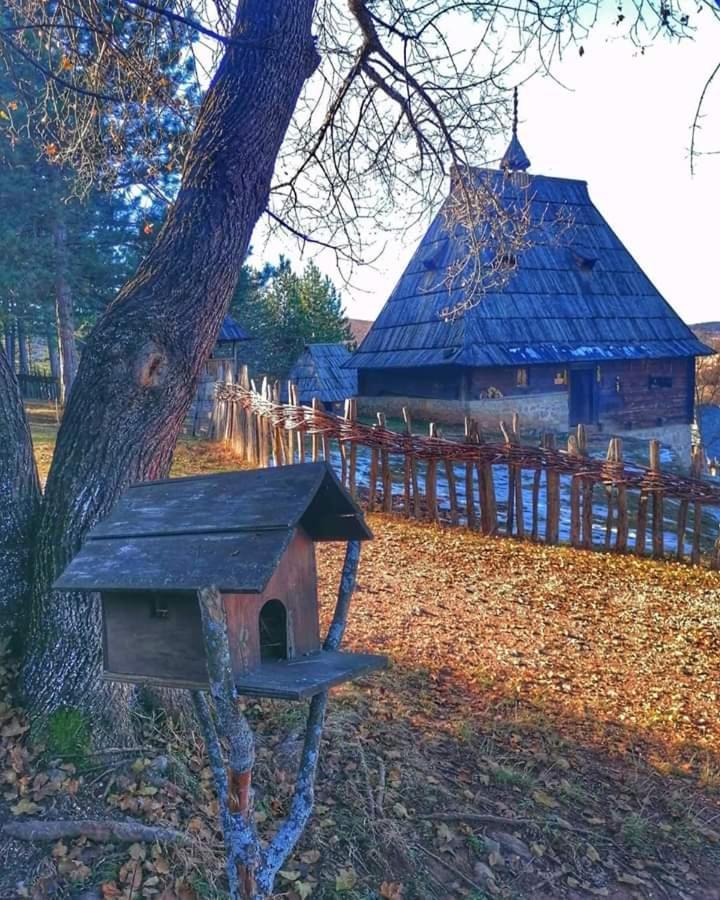 Seoski Turizam Melovic Rozanstvo Exteriör bild