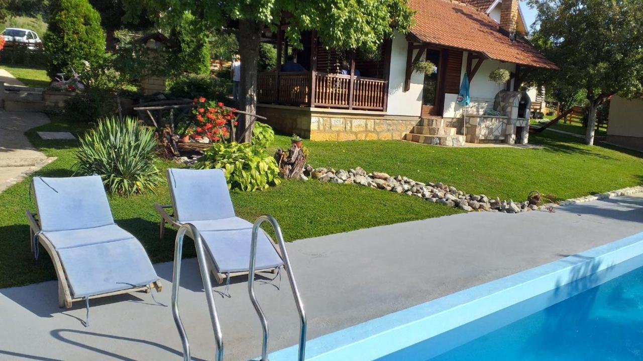Seoski Turizam Melovic Rozanstvo Exteriör bild