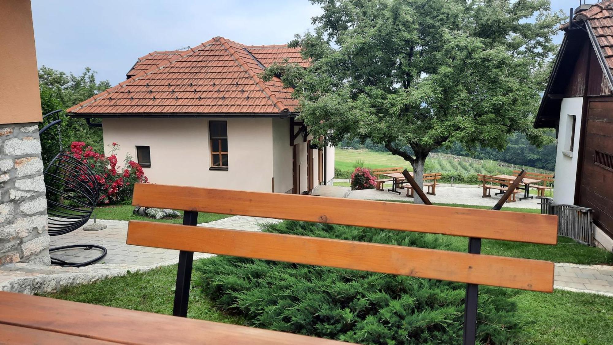 Seoski Turizam Melovic Rozanstvo Exteriör bild