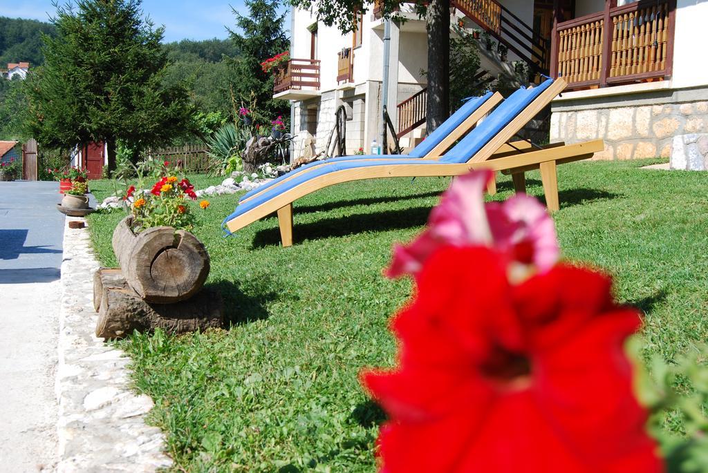 Seoski Turizam Melovic Rozanstvo Exteriör bild