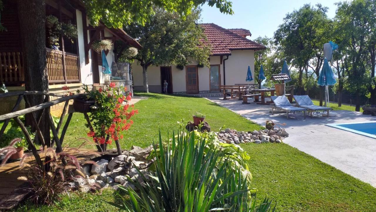 Seoski Turizam Melovic Rozanstvo Exteriör bild